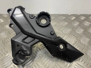 Percha de pie delantera derecha OEM Kawasaki Z650 y RS/Ninja 650 2017 a 2025 - Imagen 1 de 14