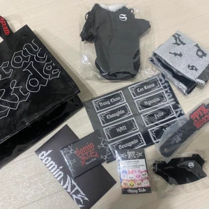 Stray Kids World Tour dominATE JAPAN Upgrade Benefit Original items Full Set NEW - Picture 1 of 2