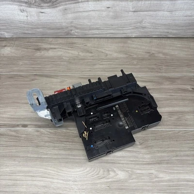 2012 - 2014 Mercedes Benz W204 C300 Rear Sam Relay Fuse Box 204 906 0105 OEM - Image 1 of 4