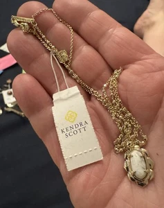 KENDRA SCOTT Fashion Gold 104 White Howlite Stone Piper Pendant Necklace NWT - Picture 1 of 5