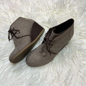 Toms Brown Geometric Granny Lace Up Wedge Ankle Boots Womens Size 9.5 - Picture 1 of 6