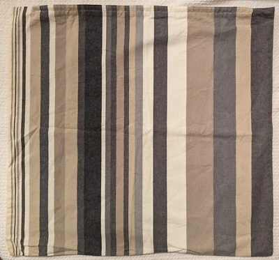 Funda de almohada a rayas neutras IKEA 20x20 negra, tostada, blanca Foto 1 de 3