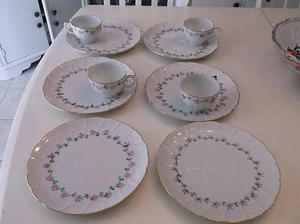 SET OF 10 PIECES LAUREL REGENCY FINE CHINA SNACK HOSTESS PLATES & CUPS - Picture 1 of 6