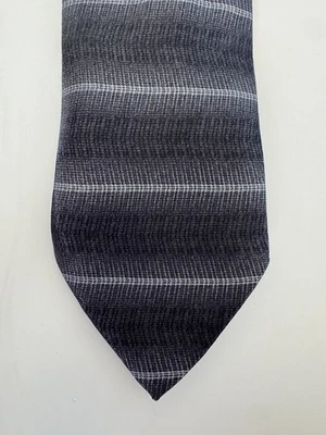 Gravata masculina vintage John Henry preta cinza listrada padrão seda 58" x 3,75" - Imagem 1 de 3