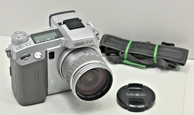 Minolta DiMAGE 5; 3,3 MP; Klassiker [Dino 😉], lesen, read! - Bild 1 von 4