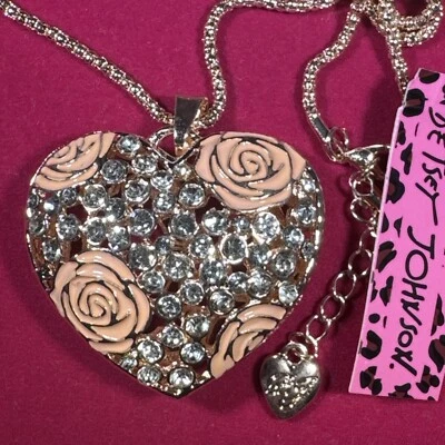 Colgante corazón grueso-grande Betsey Johnson con diamantes de imitación de rosas y cristal Foto 1 de 4