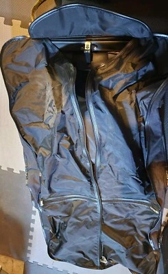 Equipaje colgante Jaguar Foto 1 de 4