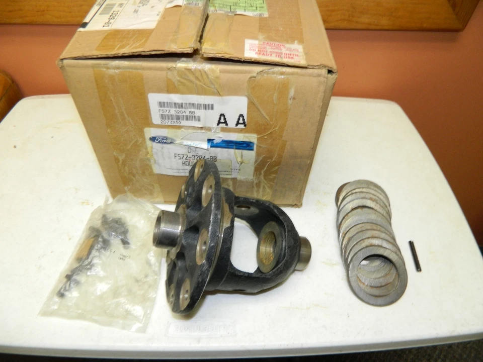 New OEM 2001-2011 Ford Explorer Ranger Rear End Differential Housing Assembly - Image 1 of 1