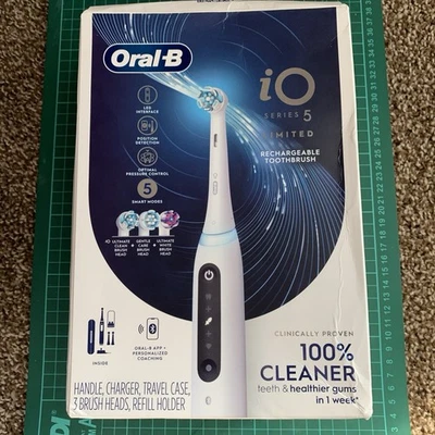 Escova de dentes elétrica recarregável Oral-B iO Series 5 detecção de posição limitada - Imagem 1 de 4