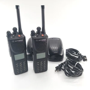 Radio digital Motorola XTS3000 III UHF 403-470MHz P25 H09RDH9PW7AN (par) - Imagen 1 de 5