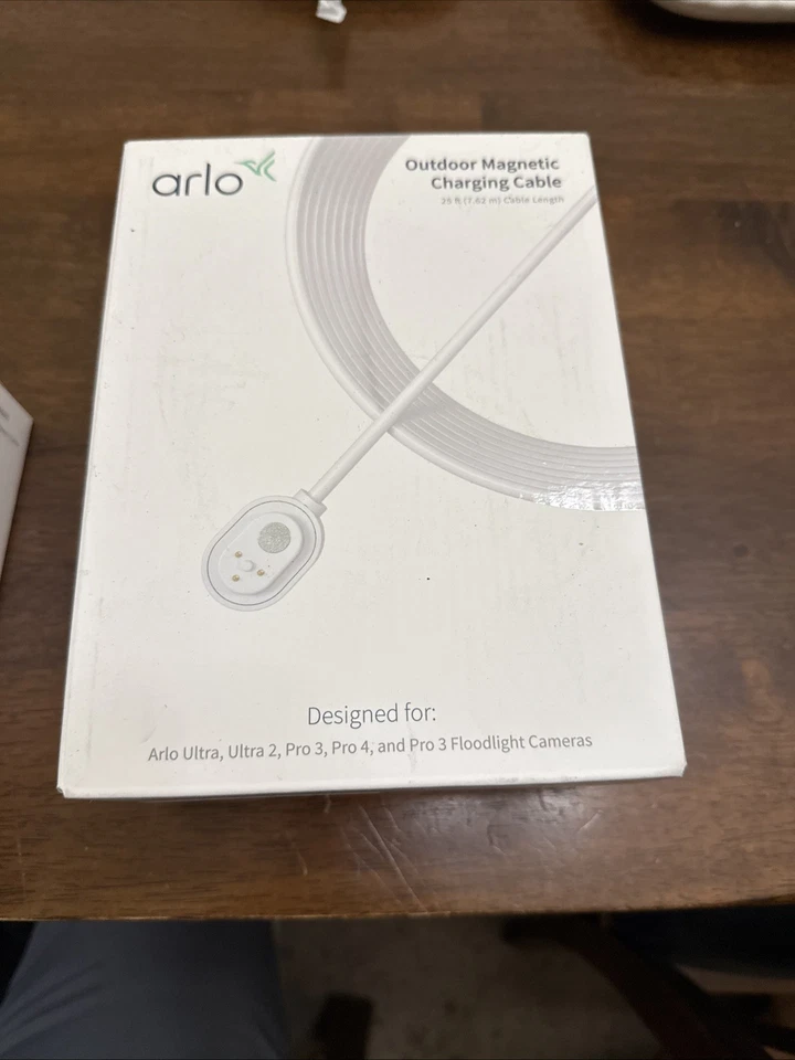 Arlo VMA5600C-100NAS Magnetic Charging Cable for Outdoor Floodlight Cam - Image 1 of 1