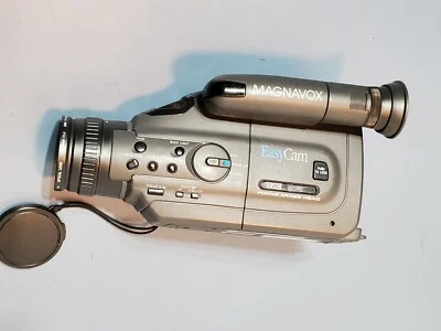Magnavox Easy Cam VHS-C Camcorder CVR610AV01 With LENS & AV COVER  Parts Only - Image 1 of 4