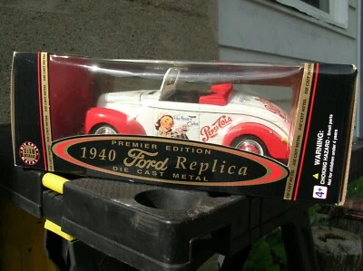 Golden Wheel 1940 Ford Pepsi Cola Convertible Die Cast 1:18  - Image 1 of 4