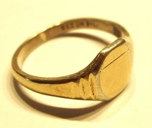 9CT GOLD ON STERLING SILVER HEAVY OLD SQUARE SIGNET RING ENGRAVED PATTERN SIZE P - Picture 1 of 2