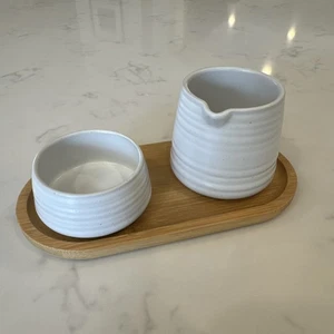 Juego para servir café Nespresso crema de gres, azucarero bandeja de bambú nuevo✅ - Imagen 1 de 5
