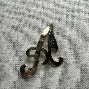 14k Gelbgold 585 Schrift Initiale A Brosche Anstecknadel graviert Monogramm Verschluss - Bild 1 von 6