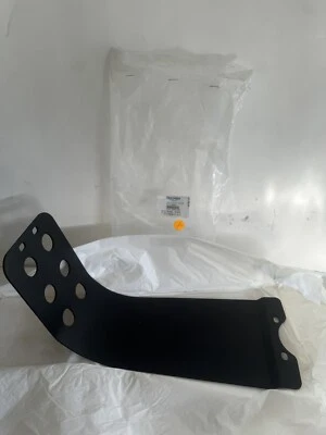 NUEVO PROTECTOR DE MOTOR TRIUMPH OEM PLACA DE DESLIZAMIENTO NEGRO T2075152 Bonneville Thruxton Foto 1 de 4