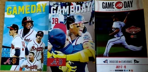 Lote de 3 Programas de Día de Juego de los Atlanta Braves vs Gigantes, Cachorros, Medias Rojas - Imagen 1 de 1