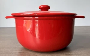 Stoneware Chantal Red 1 3/4 Quart Casserole Dish Bakeware w/Lid - Excellent - Picture 1 of 5