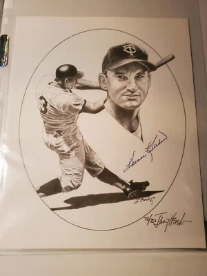 Harmon Killebrew Signed 8x10 Photographs ( NOT GRADED  ) ( 5 ) ( RARE  ) - Image 1 of 4