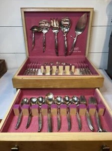 1847 ROGERS BROS "FLAIR" SILVERPLATED DINNER/SERVING SET - 57 PIECES - Picture 1 of 17