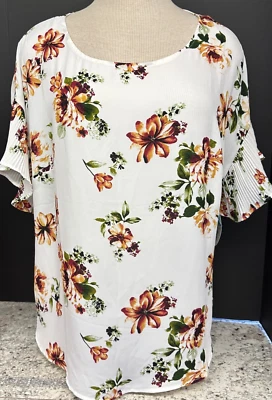 NWT Charming Charlie Top V-Neck Pleated Short Sleeve (C Curve) Floral Sz. 2X - Image 1 of 4