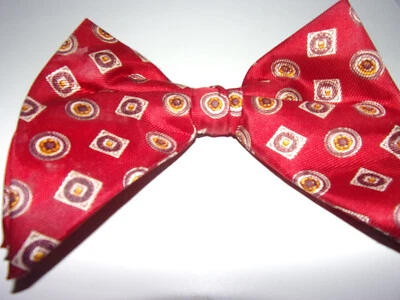 Vintage  1970's Royal Large Butterfly Clip On Bow Tie Red Medallion Print - Image 1 of 3