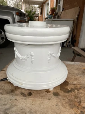 2000 Lighted National Tree White Plastic Christmas Tree Stand Artificial - Image 1 of 4