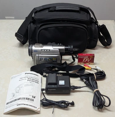 Panasonic Palmsight Digital Palmcorder PV-DV200D + Charger, Battery, Manual, Bag - Image 1 of 4