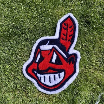 Alfombra personalizada hecha a mano Cleveland Indians Chief Wahoo medida 15x22 Foto 1 de 4