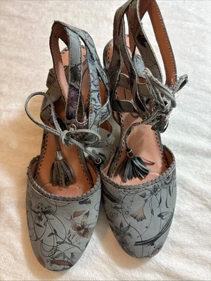 LICENCIA POÉTICA Zapatos Florales Cuero Verde/Azul Multi Con Cordones Tacón Bloque Talla 39 Foto 1 de 4