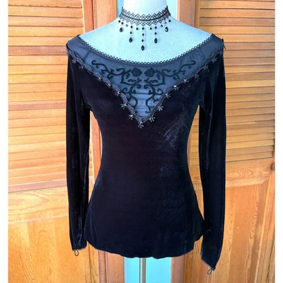 Devil 时尚哥特式维多利亚黑色天鹅绒玫瑰 Diva 长袖上衣 M-L — 第 1/4 张图片