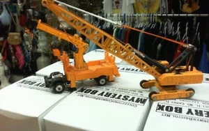HITACHI TOY HYDRAULIC CONSTRUCTION CRAWLER CRANE KH 180 & Crane Auger - Picture 1 of 8