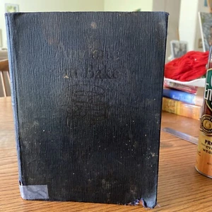 Vintage Cook Book, “Any One Can Bake”, Royal Baking Powder Co, 1927 Well Loved!! - Imagen 1 de 16