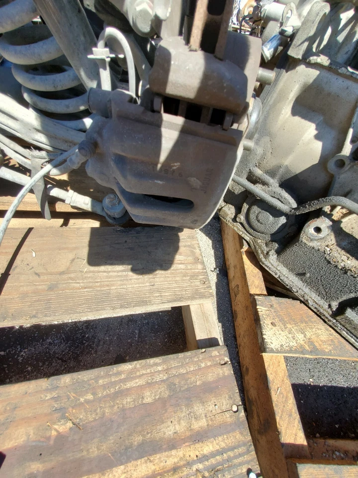 1994 1995 1996 1997 JAGUAR XJ6 VANDEN PLAS ЛЕВЫЙ ВОДИТЕЛЬ ПЕРЕДНИЙ ТОРМОЗ СУППОРТ - Изображение 1 из 1