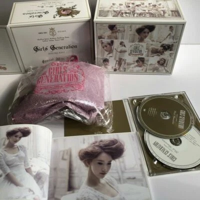 SNSD GIRLS' GENERATION II 1st Deluxe Japan CD+DVD+GOODS Foto 1 de 4