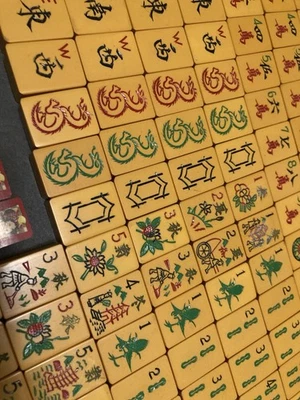 “Chinese Bakelite Set” Vintage Mahjong 152 Tile 1940s - Image 1 of 4