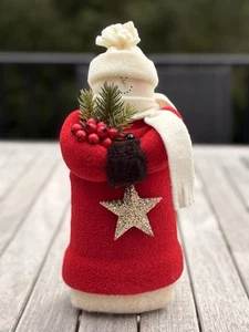 "Abrigo rojo muñeco de nieve Hearts & Ivy con ramita de pino baya roja y estrella dorada grande 10""" - Imagen 1 de 8