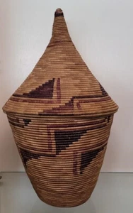 Africa Tutsi Tribe Rawanda Agaseki Ibeseke Lidded Conical Fiber Weave Basket 20" - Picture 1 of 15