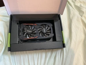 GIGABYTE GV-N105TOC-4GD GeForce GTX 1050 4 GB Graphics Card - Afbeelding 1 van 2