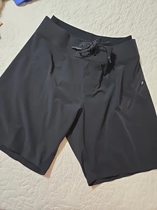 Costume da bagno Lululemon Athletica uomo 32 pantaloncini da tavola surf attivo nero cravatta - Foto 1 di 5