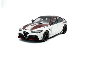 Alfa Romeo Guilia GTA-M Bianco Rosso 1 :18 Scale Solido Diecast Model S1806907 - Picture 1 of 7