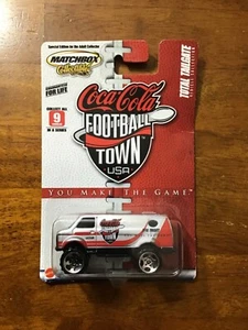 MATCHBOX COCA-COLA FOOTBALL TOWN USA 2004 Chevy Van 4x4Total Tailgate Collection - Picture 1 of 2