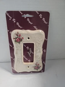 V B Athena Vintage Porcelain single Light Switch Cover Plate Vintage Made in USA - Picture 1 of 1
