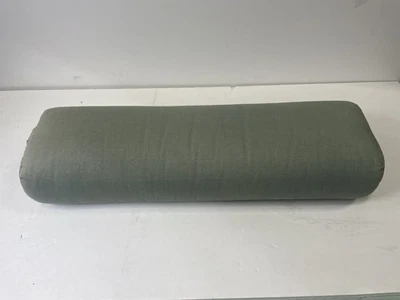 Cojín acolchado Hugger Mugger - verde salvia - 25"x8"x5" Foto 1 de 4