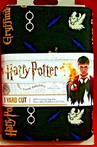 Harry Potter Gryffindor 1 yard 36" x 44" 100% COTTON Fabric Black Scar Lion New - Picture 1 of 4