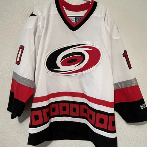 90’s Carolina Hurricanes NHL OFFICIAL GAME JERSEY - CCM Stitched sizeM Robyn #10 Cover
