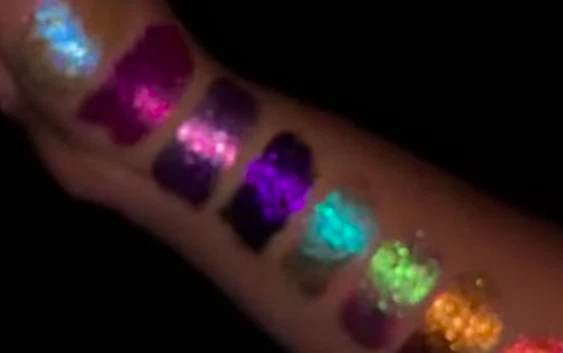 Danessa Myricks Infinite Chrome Flakes Gel x Eye Face Pick 1 Glow Tiktok Hype - Image 1 of 2