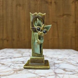 Yare Dragon Keramik Figur Drache versteckt sich in Standuhr Yare Designs - Bild 1 von 12