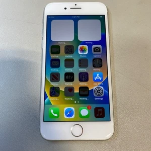 Apple iPhone 8 - 64GB - Unlocked (Read Description) - Photo 1 sur 4
